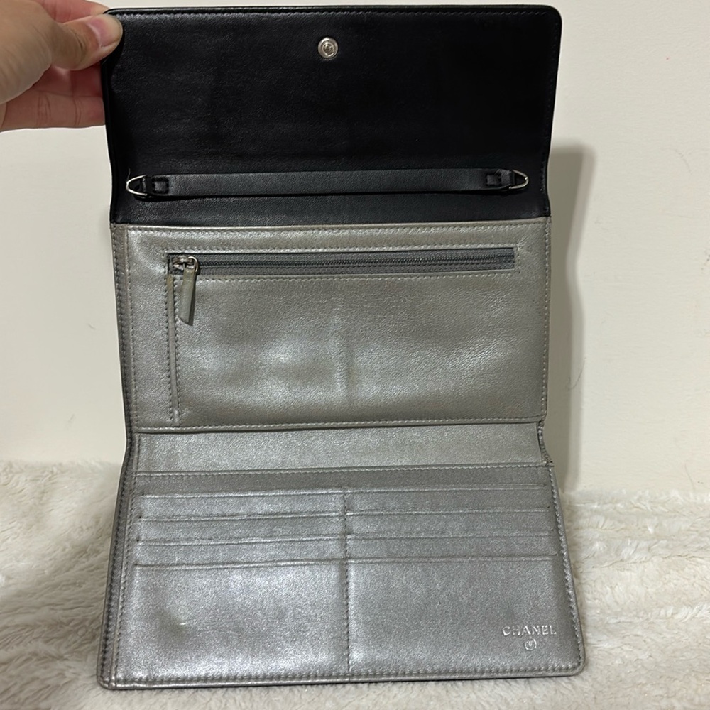 Chanel Authentic Large Black Leather Wallet Camellia Flowers - Picture 3 of 16